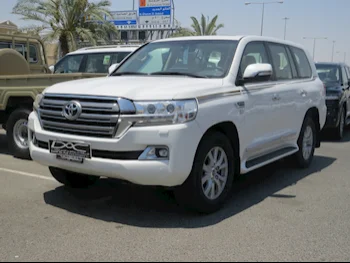 Toyota  Land Cruiser  VXR  2021  Automatic  184,000 Km  8 Cylinder  Four Wheel Drive (4WD)  SUV  White