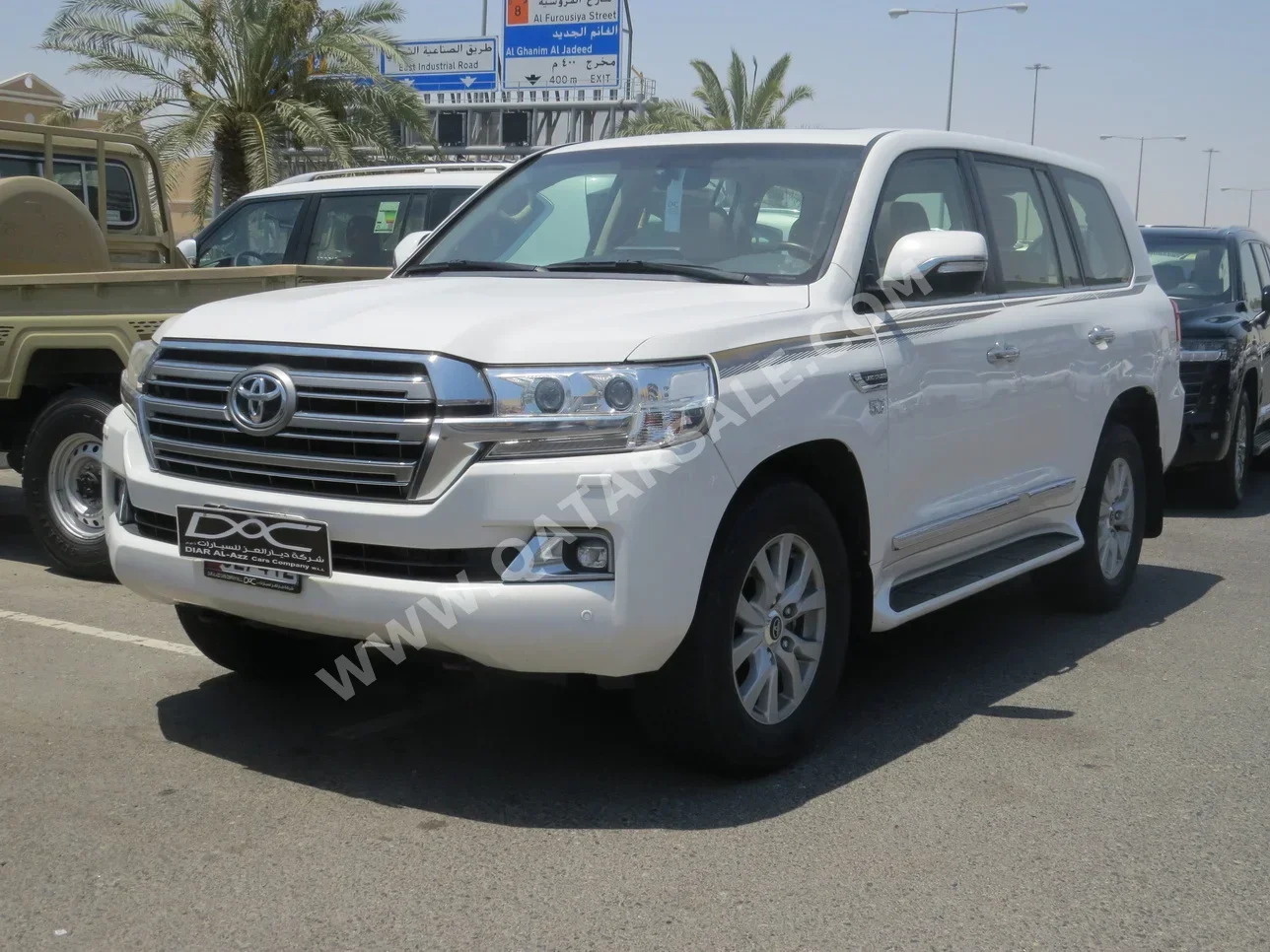 Toyota  Land Cruiser  VXR  2021  Automatic  184,000 Km  8 Cylinder  Four Wheel Drive (4WD)  SUV  White