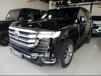 Toyota  Land Cruiser  VXR Twin Turbo  2022  Automatic  25,000 Km  6 Cylinder  Four Wheel Drive (4WD)  SUV  Black  With Warranty