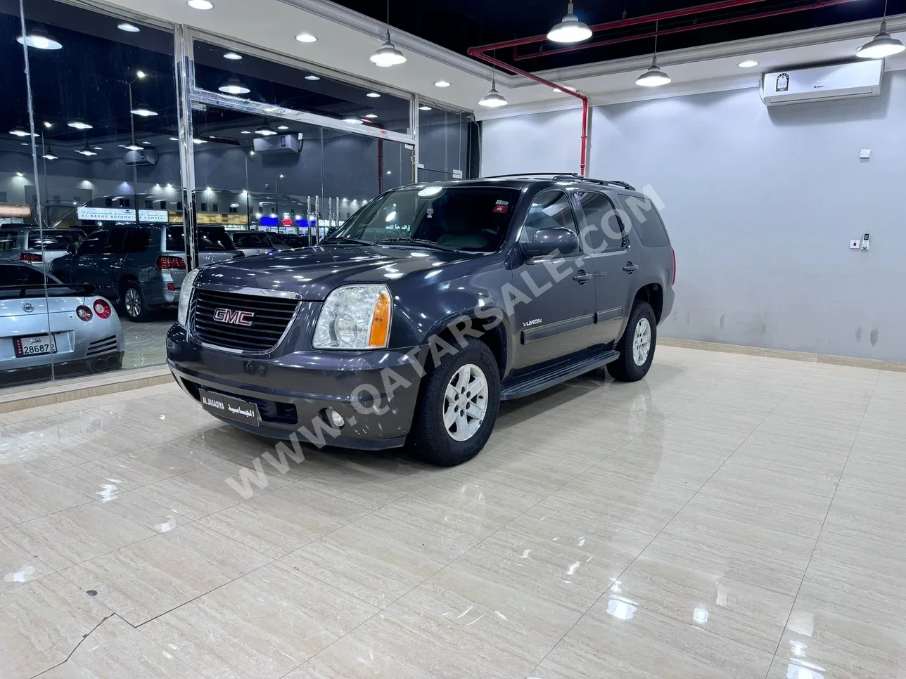 GMC  Yukon  2010  Automatic  294,000 Km  8 Cylinder  Four Wheel Drive (4WD)  SUV  Gray