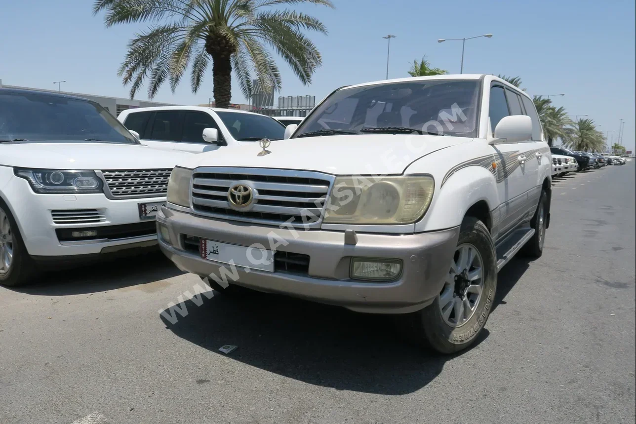 Toyota  Land Cruiser  VXR  2007  Automatic  346,000 Km  8 Cylinder  Four Wheel Drive (4WD)  SUV  White