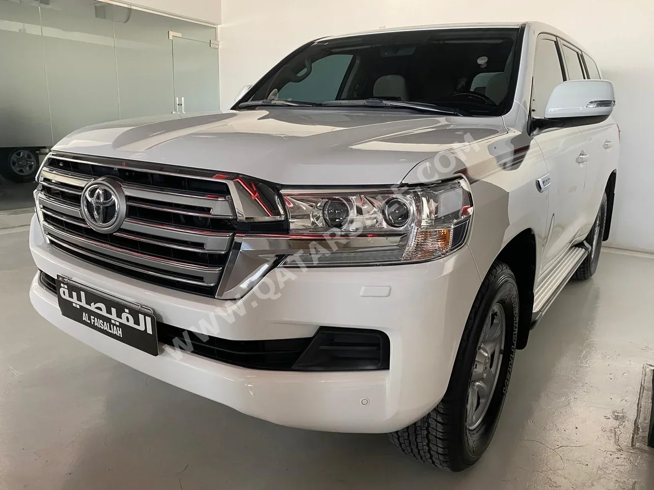 Toyota  Land Cruiser  GXR  2021  Automatic  107,000 Km  6 Cylinder  Four Wheel Drive (4WD)  SUV  White