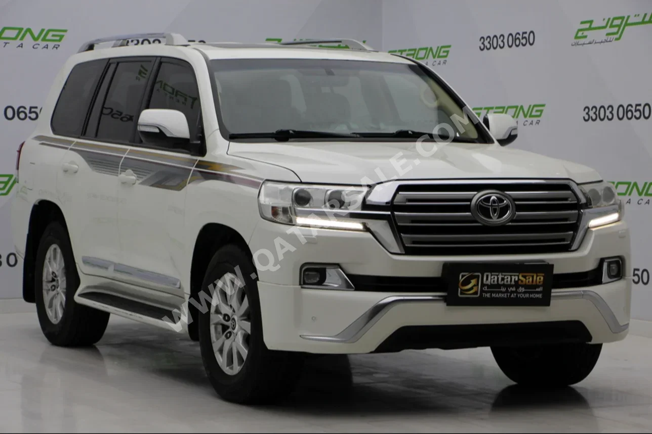 Toyota  Land Cruiser  GXR  2016  Automatic  94,000 Km  8 Cylinder  Four Wheel Drive (4WD)  SUV  Pearl