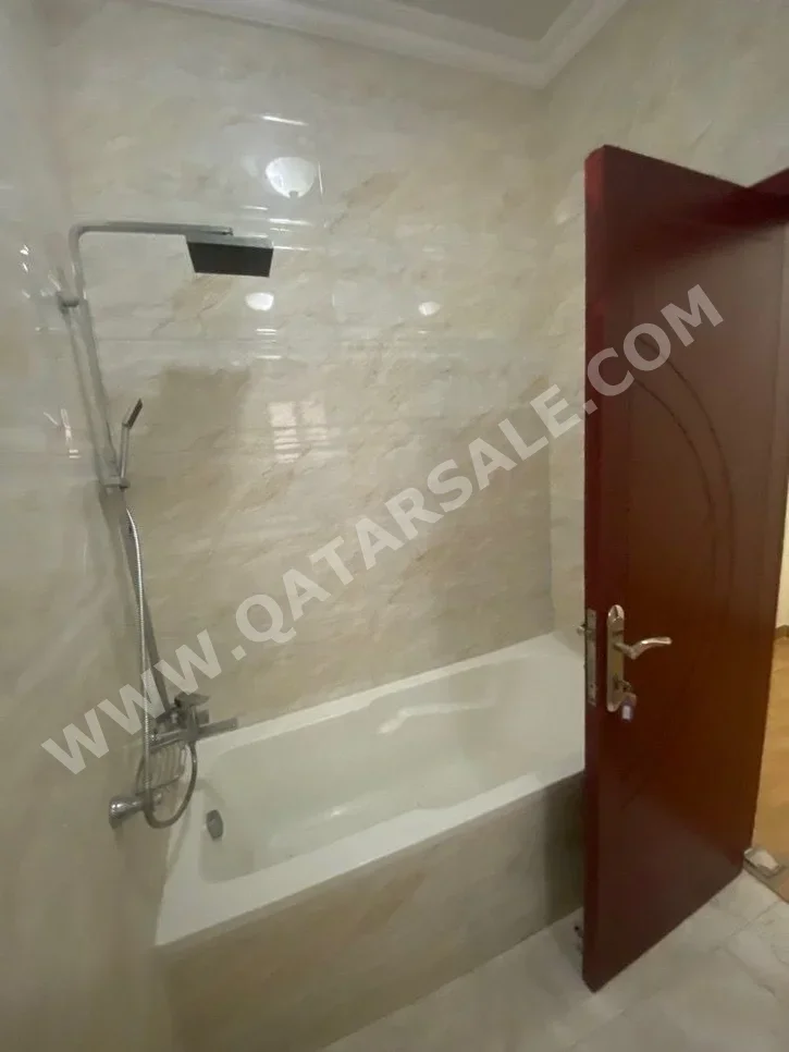 سكن عائلي  - غير مفروشة  - الوكرة  - المشاف  - 3 غرف نوم