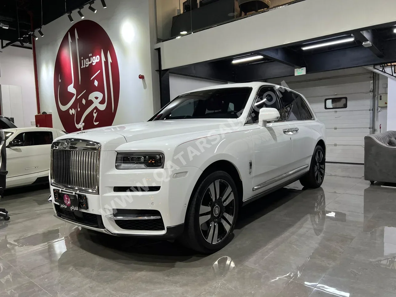  Rolls-Royce  Cullinan  2019  Automatic  81,000 Km  12 Cylinder  Four Wheel Drive (4WD)  SUV  White  With Warranty