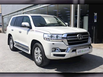 Toyota  Land Cruiser  GXR  2019  Automatic  120,700 Km  8 Cylinder  Four Wheel Drive (4WD)  SUV  White