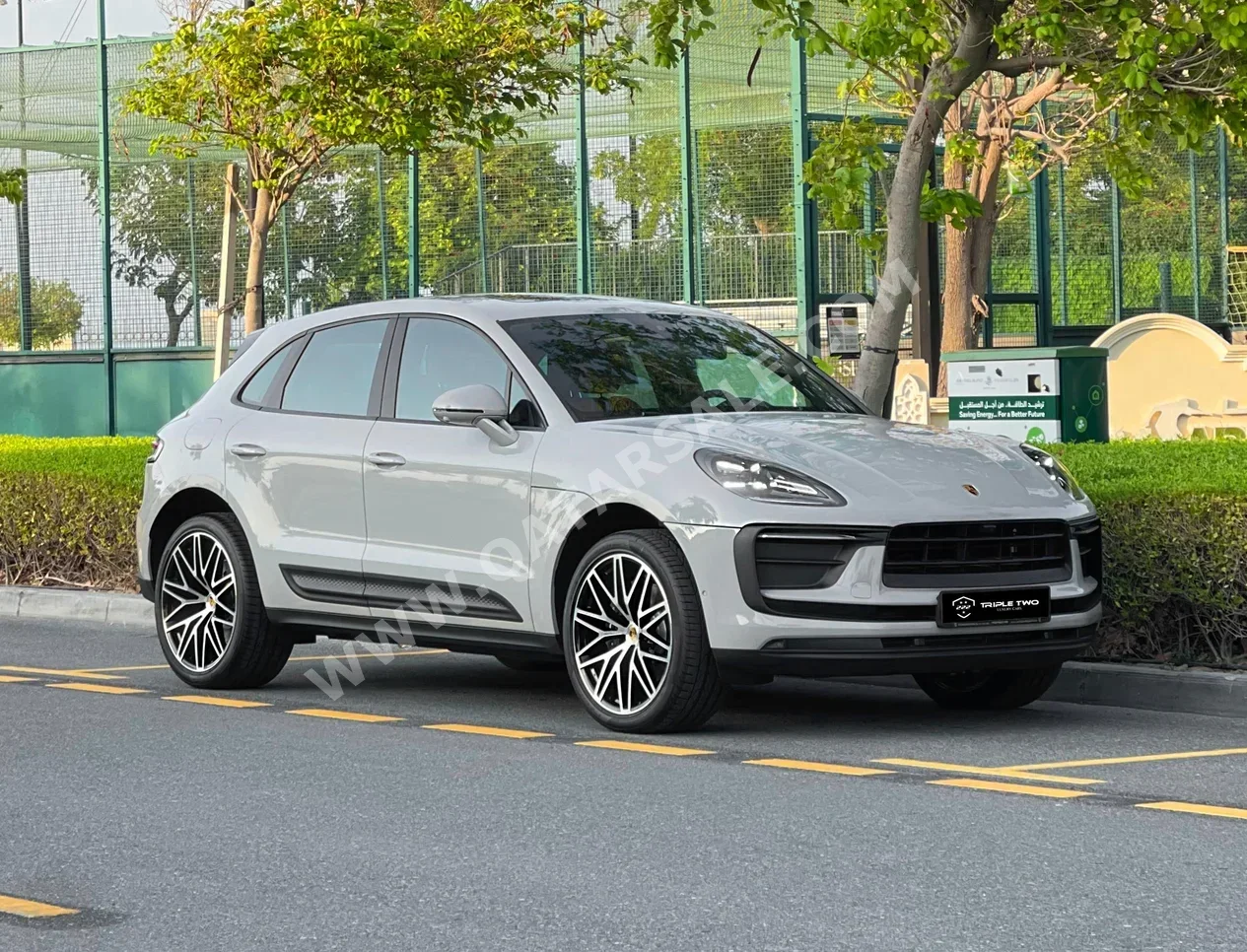 Porsche  Macan  2024  Automatic  0 Km  6 Cylinder  Four Wheel Drive (4WD)  SUV  Gray  With Warranty