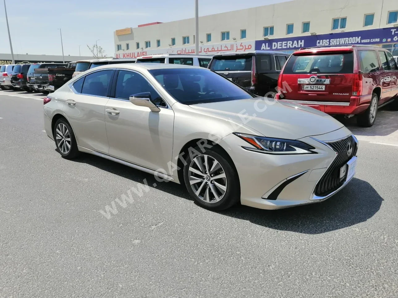 Lexus  ES  350  2019  Automatic  68,000 Km  6 Cylinder  Rear Wheel Drive (RWD)  Sedan  Gold