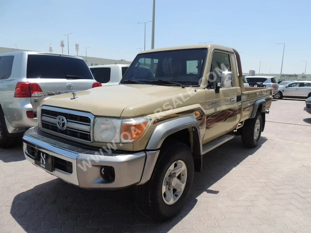 Toyota  Land Cruiser  LX  2016  Manual  222,000 Km  6 Cylinder  Four Wheel Drive (4WD)  Pick Up  Beige