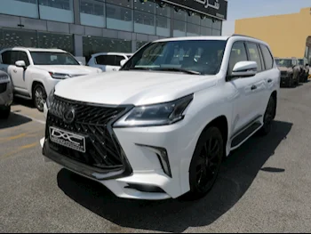 Lexus  LX  570 S Black Edition  2019  Automatic  201٬000 Km  8 Cylinder  Four Wheel Drive (4WD)  SUV  White