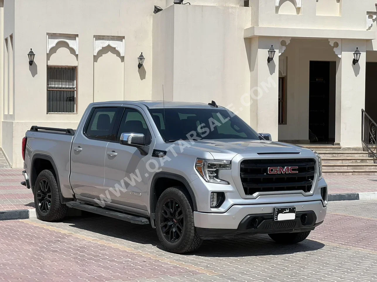 GMC  Sierra  Elevation  2019  Automatic  158,000 Km  8 Cylinder  Four Wheel Drive (4WD)  Pick Up  Silver