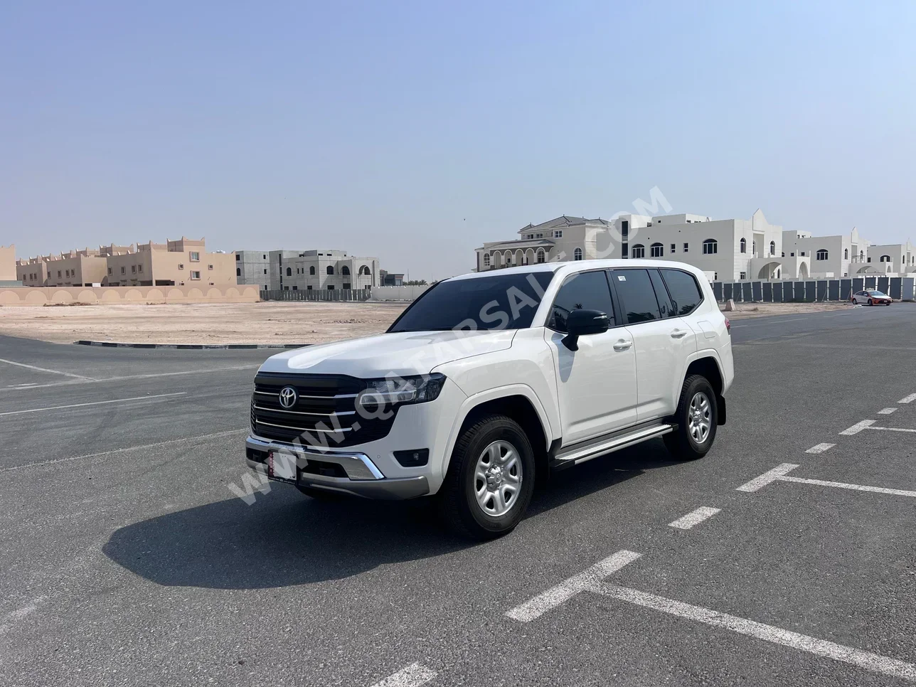  Toyota  Land Cruiser  GX  2024  Automatic  1,000 Km  6 Cylinder  Four Wheel Drive (4WD)  SUV  White  With Warranty