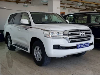 Toyota  Land Cruiser  GXR  2018  Automatic  260,000 Km  6 Cylinder  Four Wheel Drive (4WD)  SUV  White