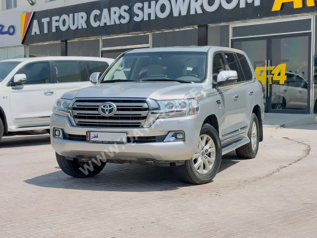 Toyota  Land Cruiser  VXR  2020  Automatic  77٬000 Km  8 Cylinder  Four Wheel Drive (4WD)  SUV  Silver