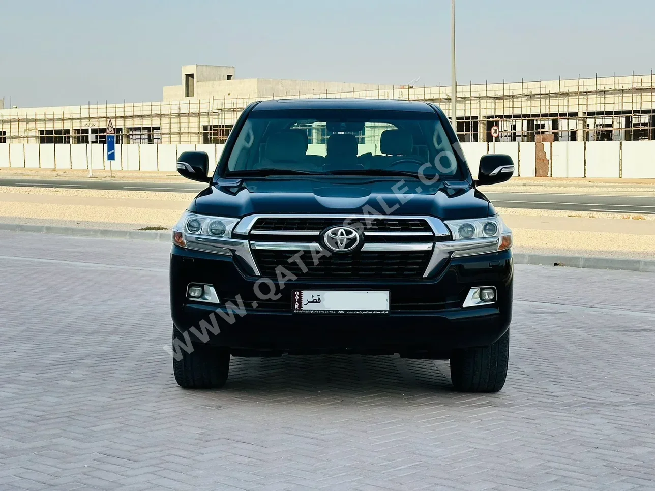 Toyota  Land Cruiser  VXR  2018  Automatic  210,000 Km  8 Cylinder  Four Wheel Drive (4WD)  SUV  Black