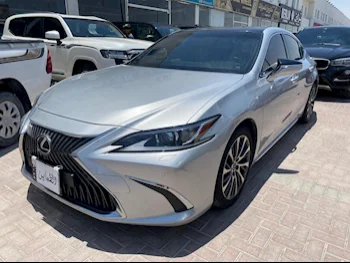 Lexus  ES  350  2019  Automatic  183,000 Km  6 Cylinder  Rear Wheel Drive (RWD)  Sedan  Silver