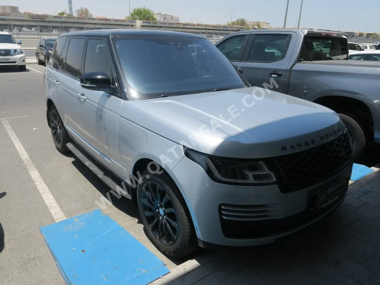 Land Rover  Range Rover  Vogue  2019  Automatic  69,000 Km  8 Cylinder  Four Wheel Drive (4WD)  SUV  Silver