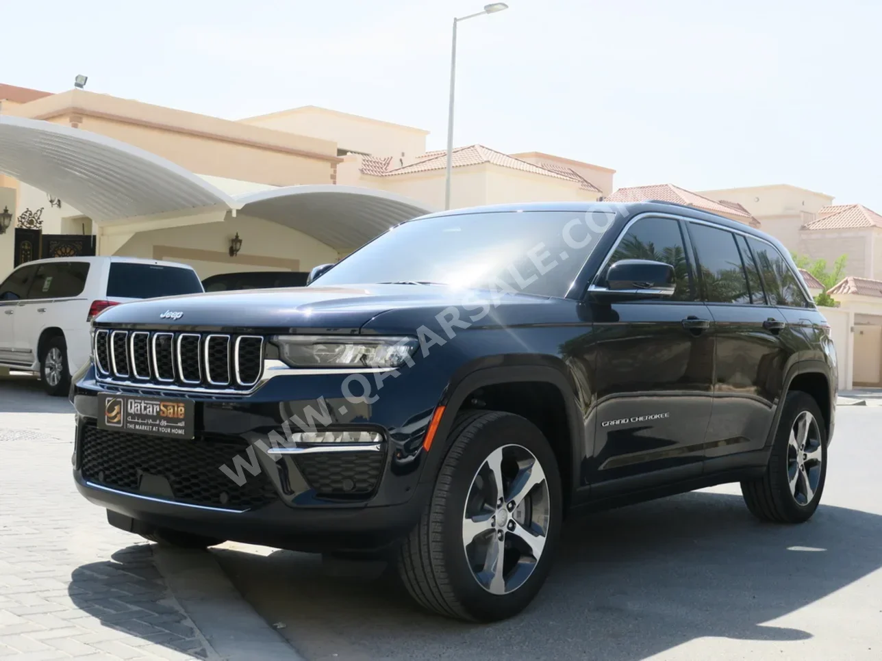 Jeep  Grand Cherokee  Limited  2023  Automatic  25,000 Km  6 Cylinder  Four Wheel Drive (4WD)  SUV  Dark Blue  With Warranty