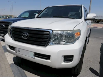 Toyota  Land Cruiser  G  2014  Automatic  275,000 Km  6 Cylinder  Four Wheel Drive (4WD)  SUV  White