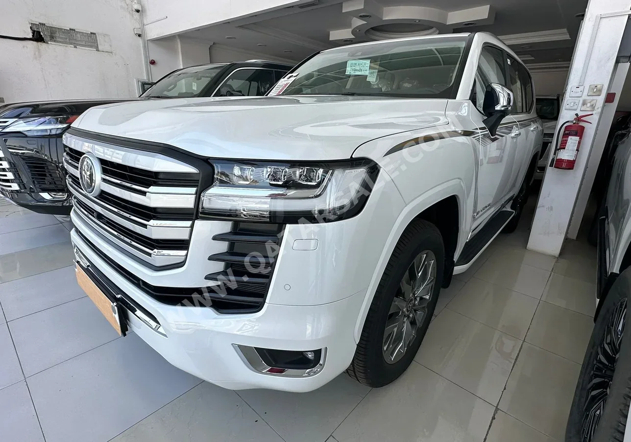  Toyota  Land Cruiser  VXR Twin Turbo  2023  Automatic  0 Km  6 Cylinder  Four Wheel Drive (4WD)  SUV  White  With Warranty