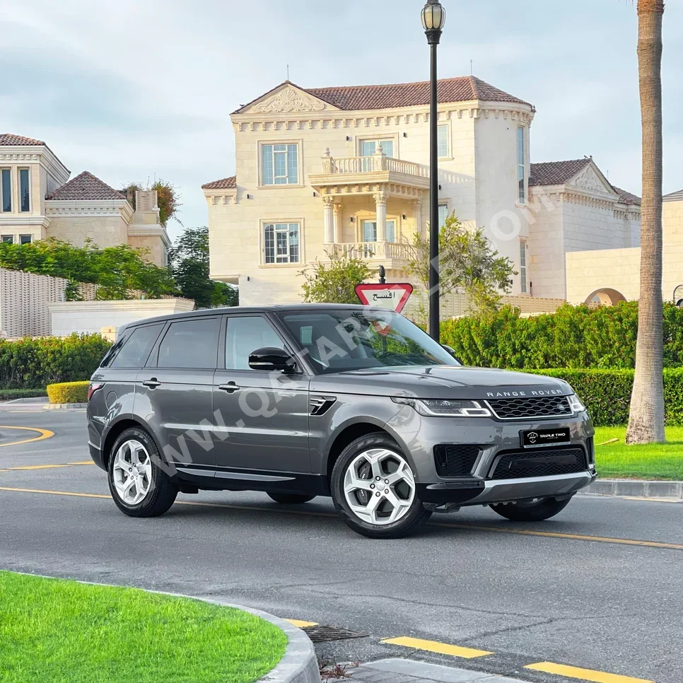 Land Rover  Range Rover  Sport  2018  Automatic  22,000 Km  6 Cylinder  Four Wheel Drive (4WD)  SUV  Gray