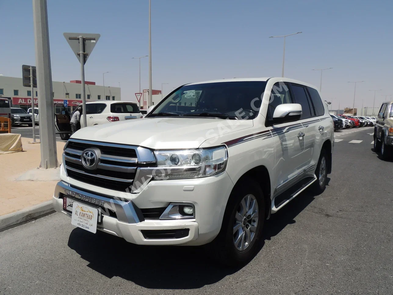 Toyota  Land Cruiser  GXR  2020  Automatic  235,000 Km  8 Cylinder  Four Wheel Drive (4WD)  SUV  White