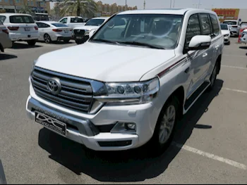 Toyota  Land Cruiser  GXR  2021  Automatic  166,000 Km  6 Cylinder  Four Wheel Drive (4WD)  SUV  White