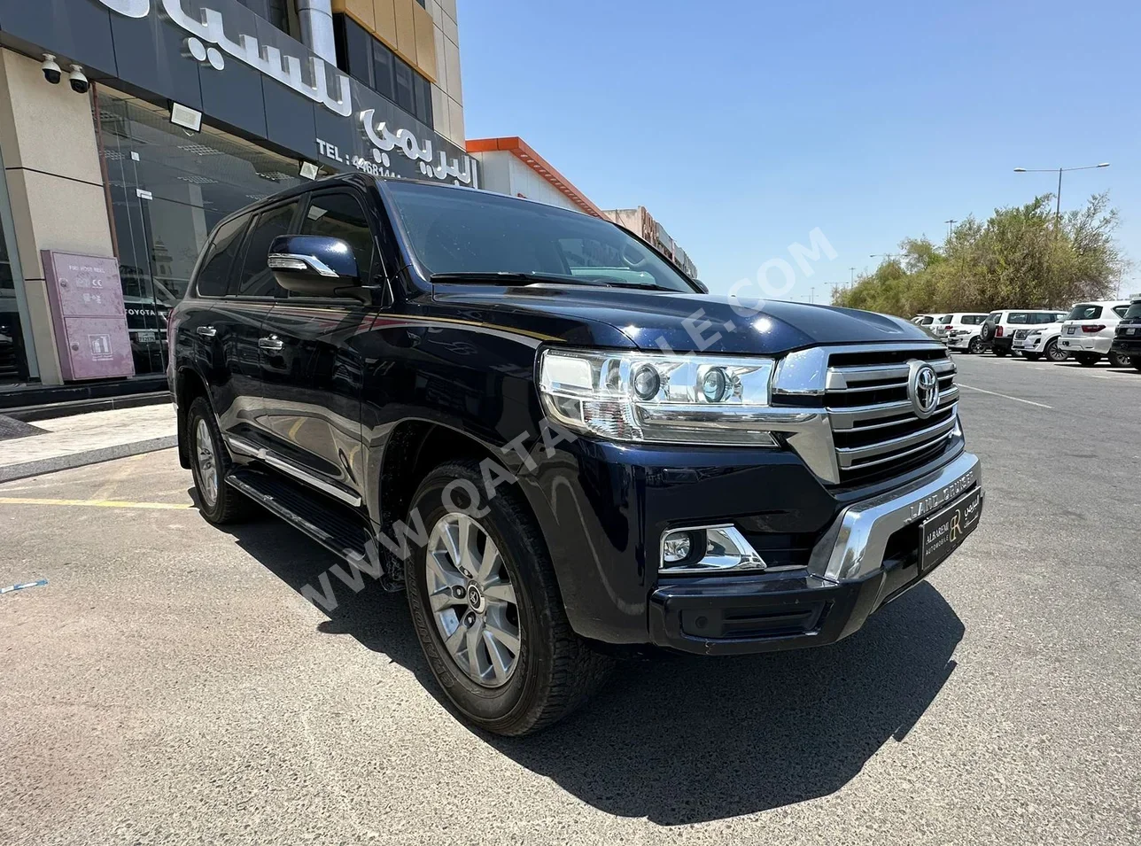 Toyota  Land Cruiser  GXR  2018  Automatic  156,000 Km  8 Cylinder  Four Wheel Drive (4WD)  SUV  Black