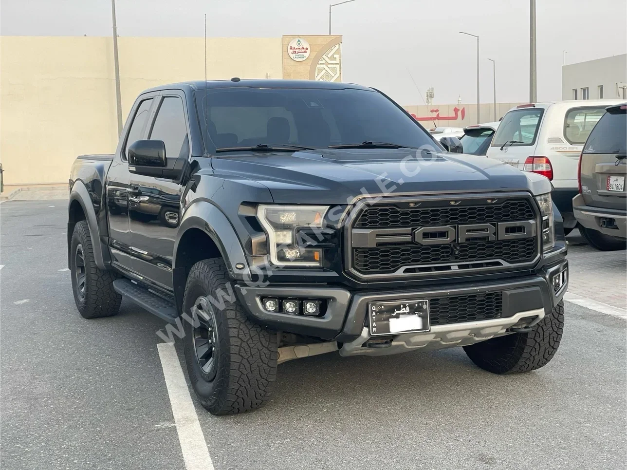 Ford  Raptor  SVT  2018  Automatic  178,000 Km  8 Cylinder  Four Wheel Drive (4WD)  Pick Up  Black