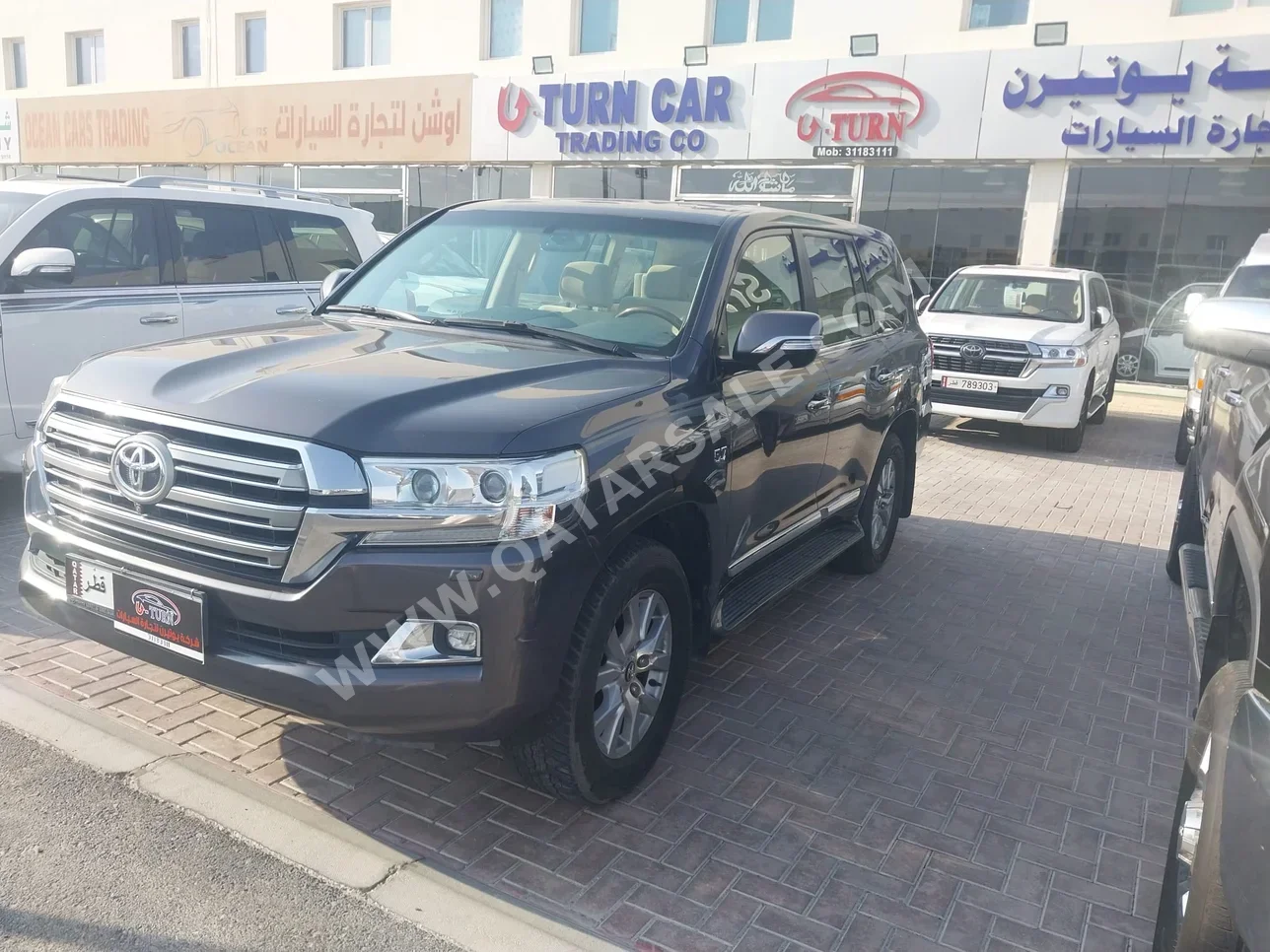 Toyota  Land Cruiser  VXR  2016  Automatic  189,000 Km  8 Cylinder  Four Wheel Drive (4WD)  SUV  Gray