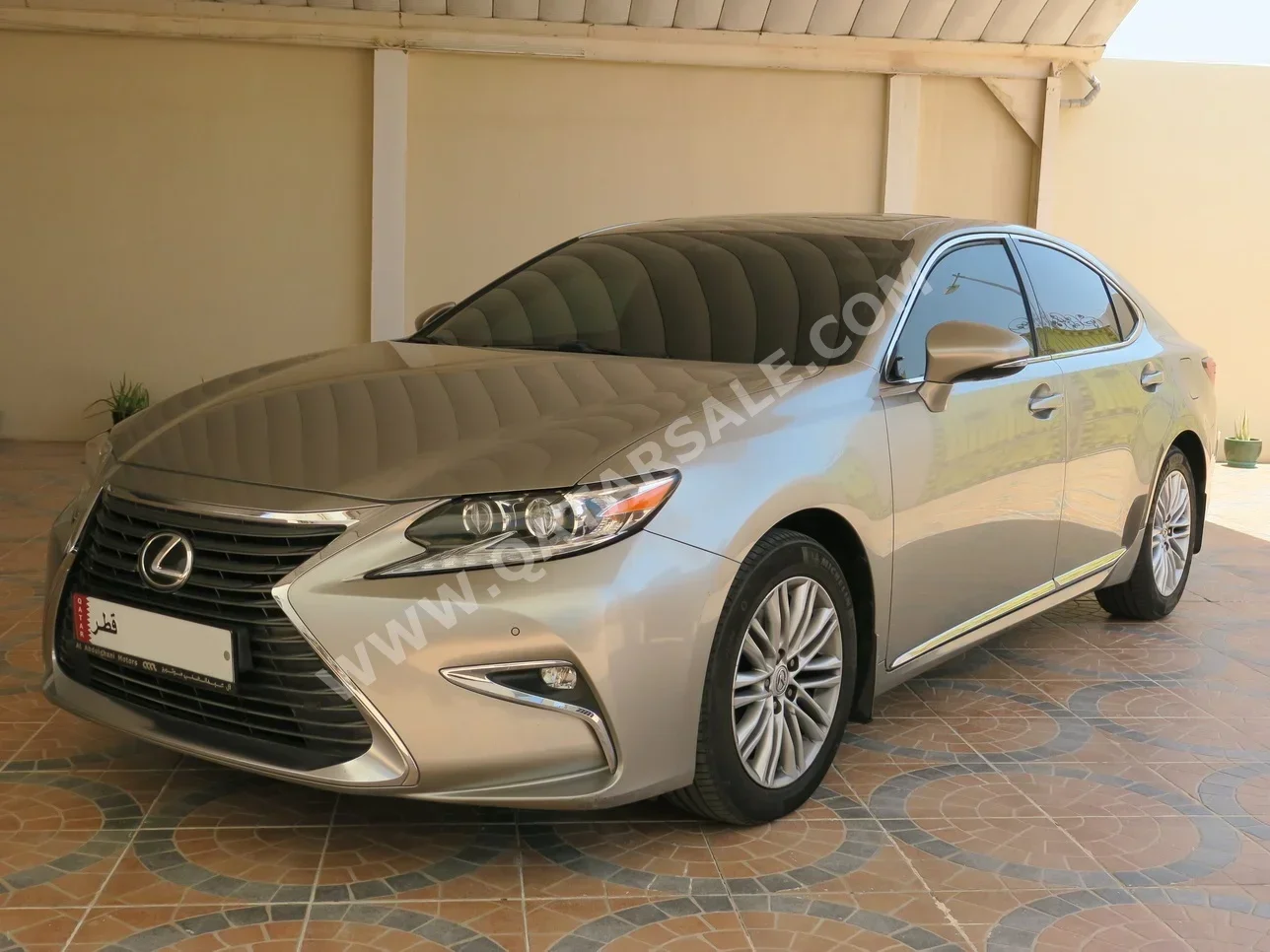 Lexus  ES  350  2016  Automatic  136,000 Km  6 Cylinder  Rear Wheel Drive (RWD)  Sedan  Silver