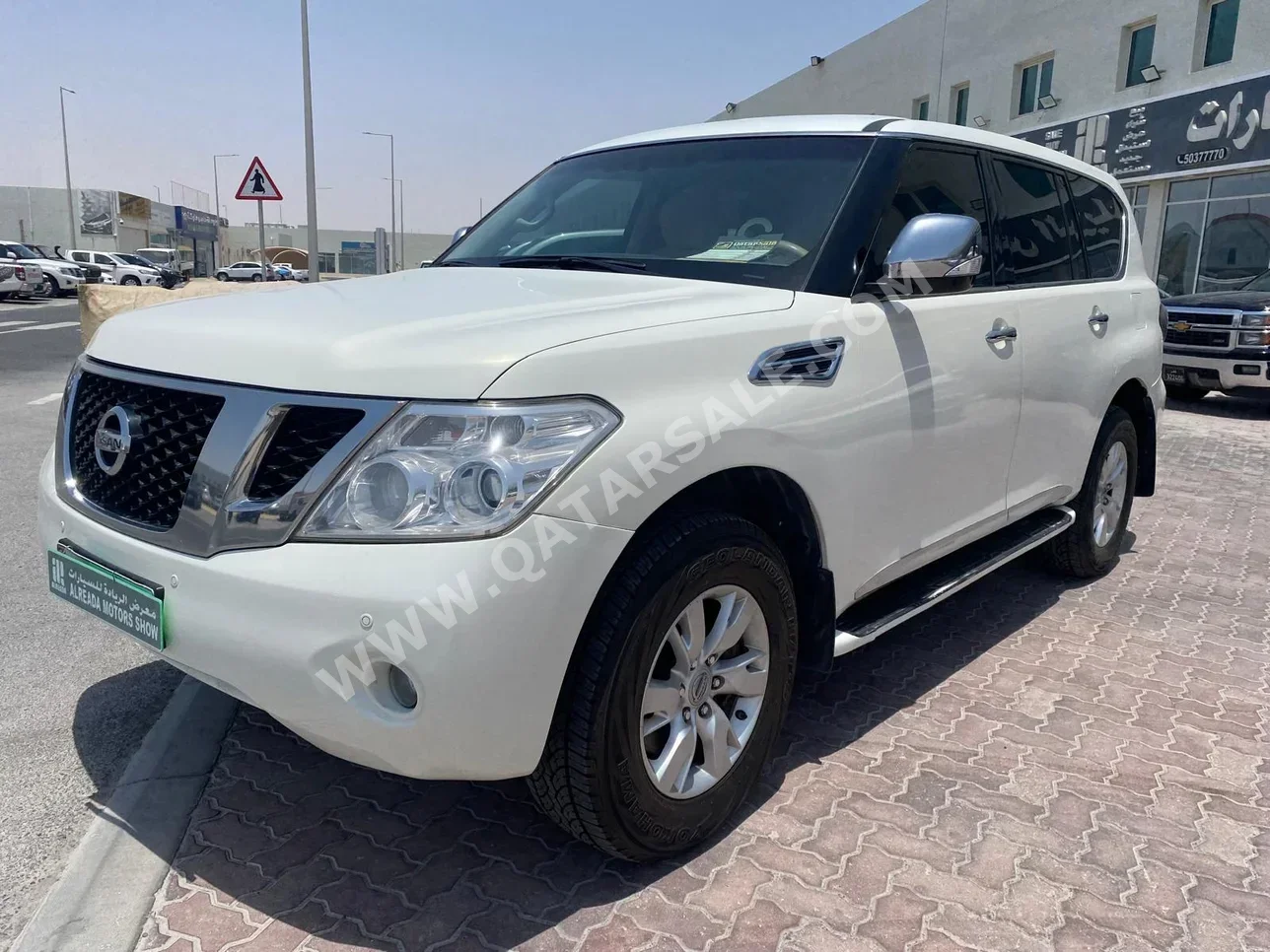 Nissan  Patrol  SE  2011  Automatic  367,000 Km  8 Cylinder  Four Wheel Drive (4WD)  SUV  White