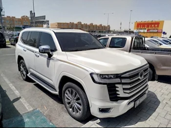 Toyota  Land Cruiser  VXR  2023  Automatic  21٬000 Km  6 Cylinder  Four Wheel Drive (4WD)  SUV  White  With Warranty