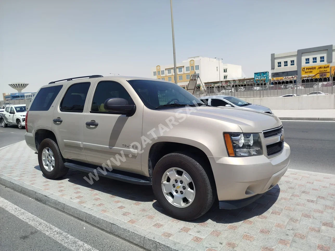  Chevrolet  Tahoe  2009  Automatic  178,000 Km  8 Cylinder  Four Wheel Drive (4WD)  SUV  Gold  With Warranty