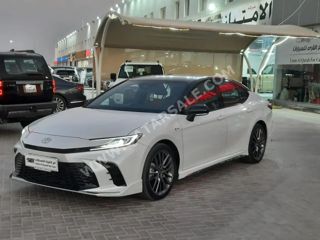 Toyota  Camry  2024  Automatic  0 Km  6 Cylinder  Front Wheel Drive (FWD)  Sedan  White  With Warranty