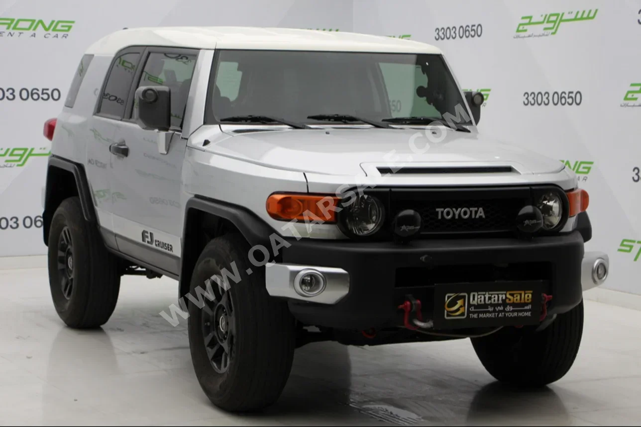  Toyota  FJ Cruiser  2008  Automatic  232,000 Km  6 Cylinder  Four Wheel Drive (4WD)  SUV  Silver  With Warranty