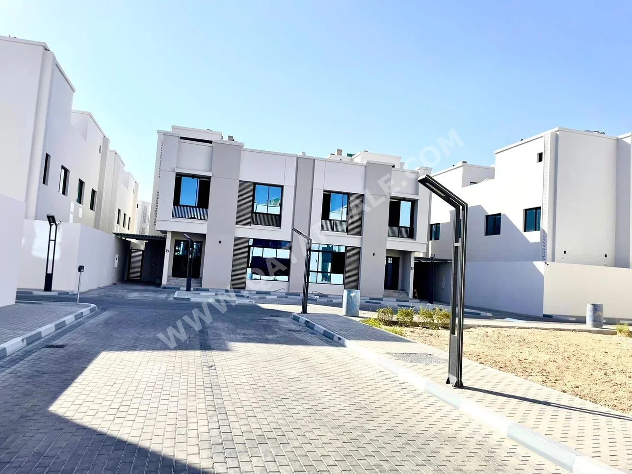 Family Residential  - Not Furnished  - Al Rayyan  - Al Aziziyah  - 5 Bedrooms