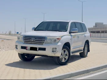 Toyota  Land Cruiser  VXR  2013  Automatic  437,000 Km  8 Cylinder  Four Wheel Drive (4WD)  SUV  White