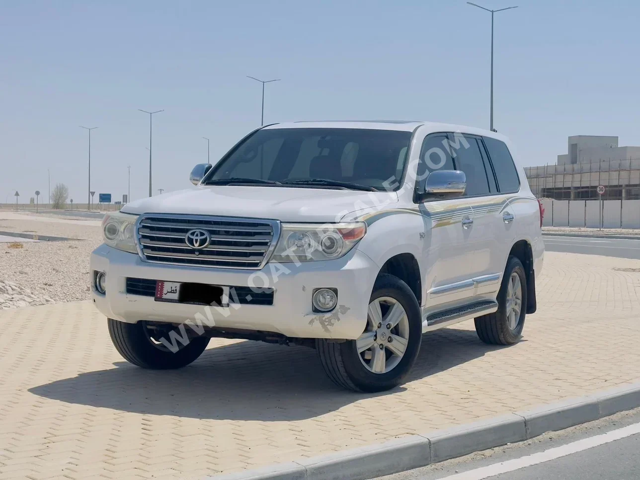 Toyota  Land Cruiser  VXR  2013  Automatic  437,000 Km  8 Cylinder  Four Wheel Drive (4WD)  SUV  White