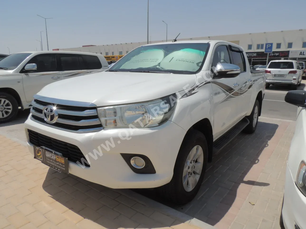 Toyota  Hilux  SR5  2017  Automatic  179,900 Km  4 Cylinder  Four Wheel Drive (4WD)  Pick Up  White