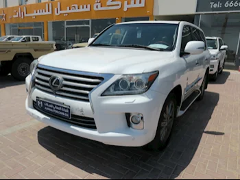 Lexus  LX  570  2013  Automatic  380,000 Km  8 Cylinder  Four Wheel Drive (4WD)  SUV  White