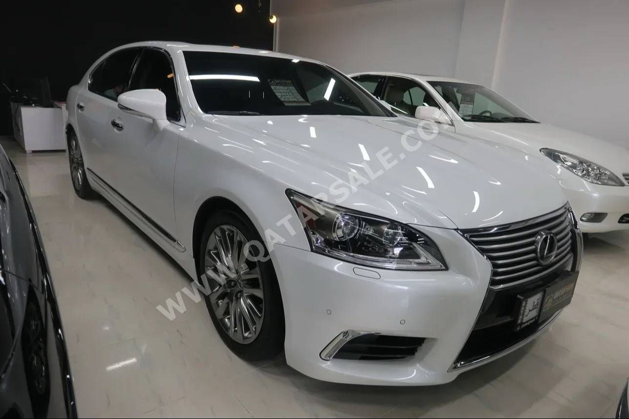 Lexus  LS  460 L  2013  Automatic  24,000 Km  8 Cylinder  Rear Wheel Drive (RWD)  Sedan  White