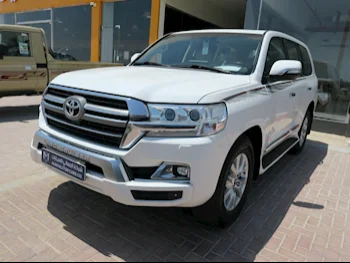 Toyota  Land Cruiser  GXR  2019  Automatic  270,000 Km  8 Cylinder  Four Wheel Drive (4WD)  SUV  White