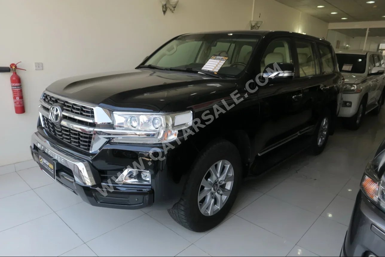 Toyota  Land Cruiser  GXR  2019  Automatic  190,000 Km  6 Cylinder  Four Wheel Drive (4WD)  SUV  Black