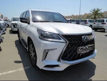 Lexus  LX  570  2018  Automatic  126,000 Km  8 Cylinder  Four Wheel Drive (4WD)  SUV  White