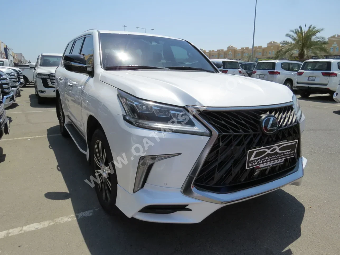 Lexus  LX  570  2018  Automatic  126,000 Km  8 Cylinder  Four Wheel Drive (4WD)  SUV  White