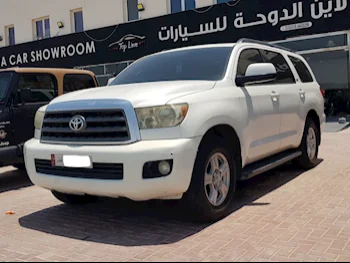 Toyota  Sequoia  SR5  2015  Automatic  193,000 Km  8 Cylinder  Four Wheel Drive (4WD)  SUV  White