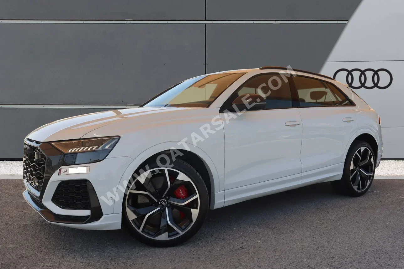 Audi  RSQ8  2021  Automatic  40,000 Km  8 Cylinder  All Wheel Drive (AWD)  SUV  White  With Warranty