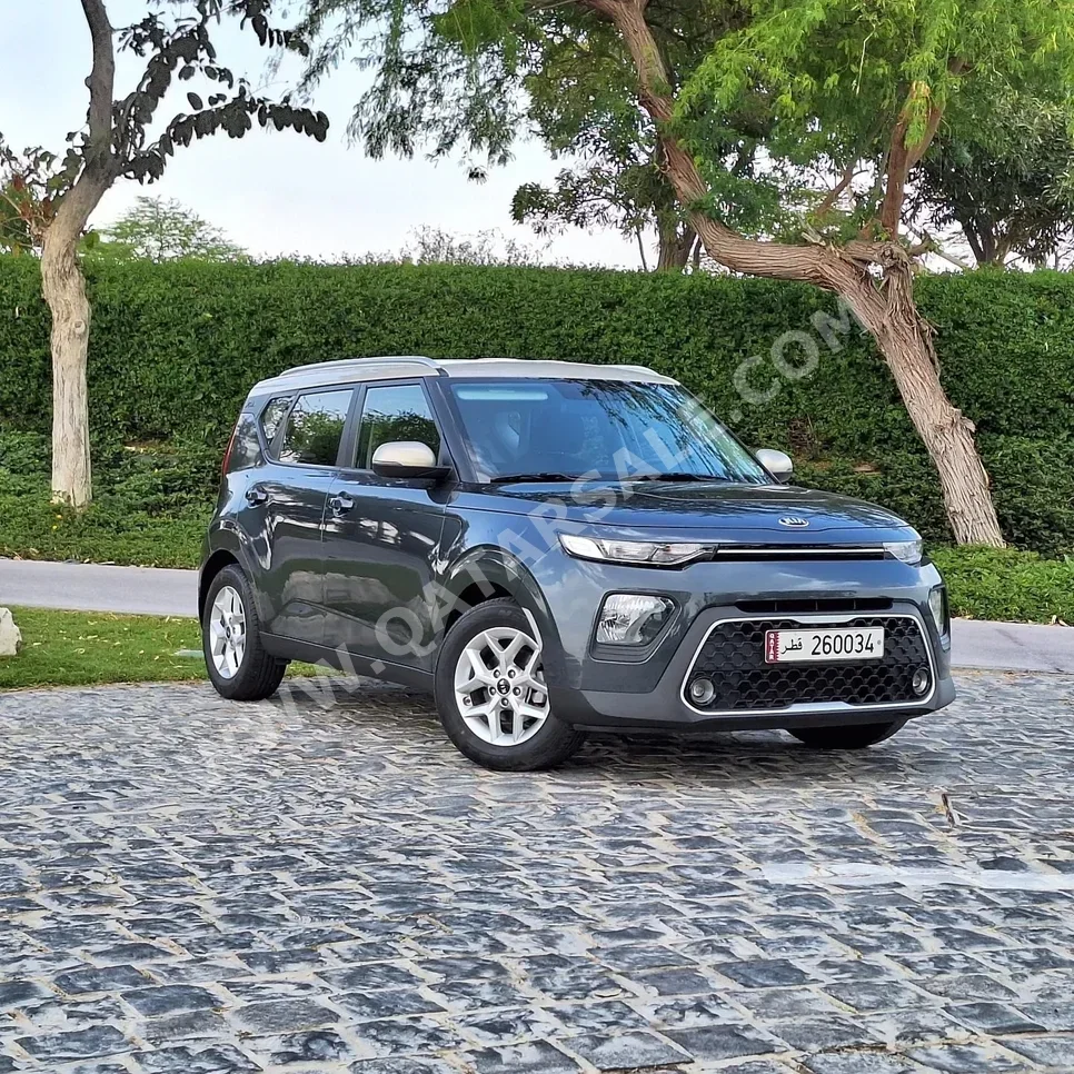 Kia  Soul  2.0  2020  Automatic  35,000 Km  4 Cylinder  Front Wheel Drive (FWD)  Hatchback  Gray