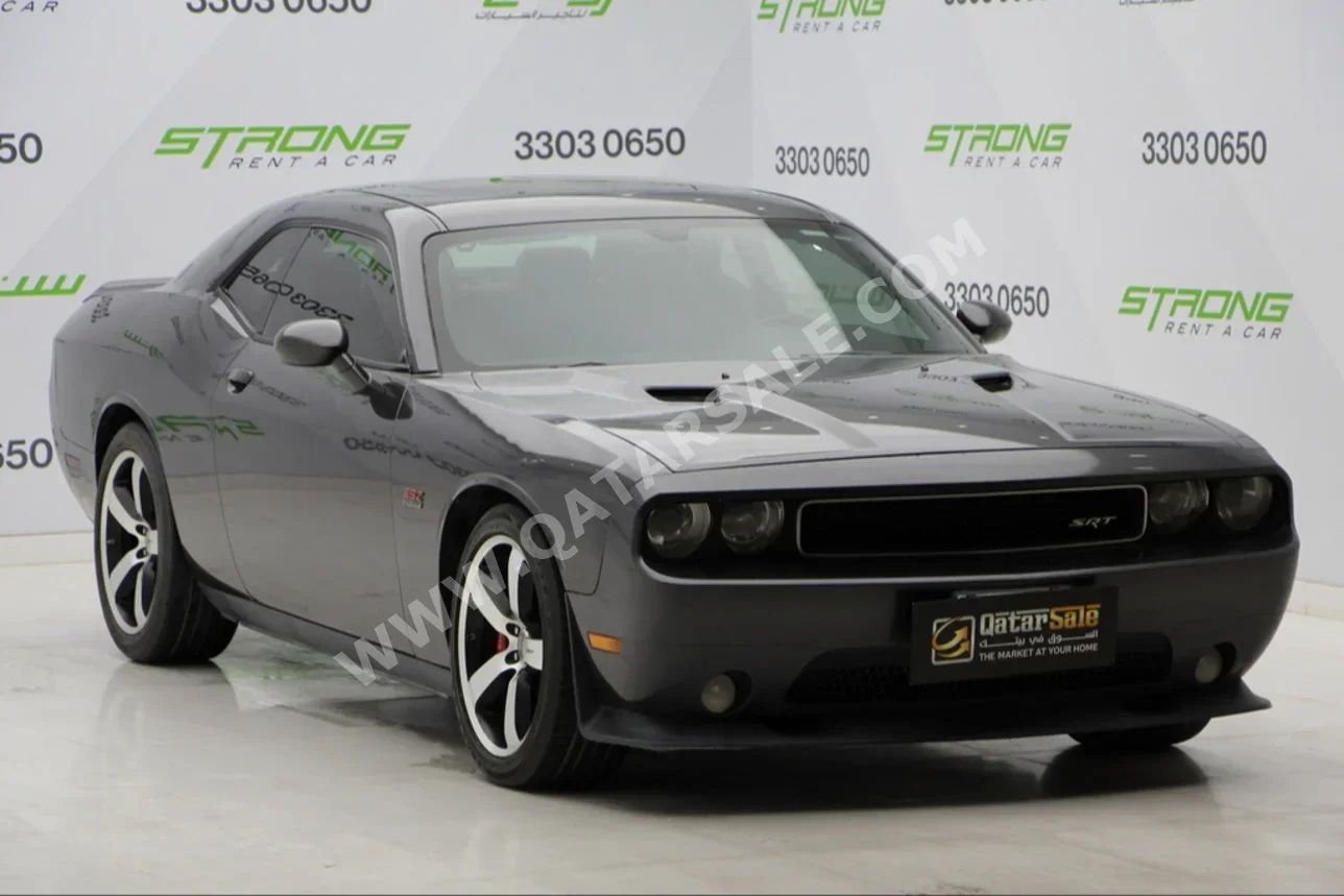 Dodge  Challenger  2013  Manual  114٬000 Km  8 Cylinder  Rear Wheel Drive (RWD)  Coupe / Sport  Gray